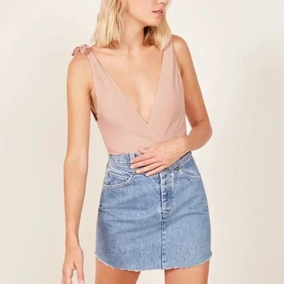 Reformation Macey Bodysuit Sleeveless Tie Shoulder Ribbed Soft Pink Womens Sz S - Picture 1 of 10